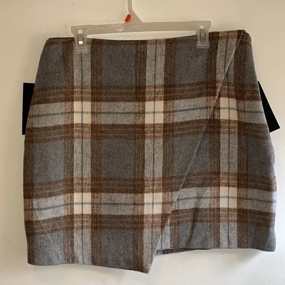 NEW WITH TAGS WOMEN’S LARGE BAGATELLE POLYESTER PLAID LINED SKIRT